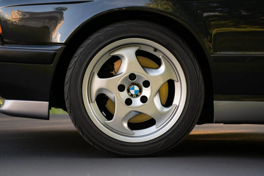 Колеса BMW M5 Touring (E34) 1992 года  (EU) (фото 46 из 94)